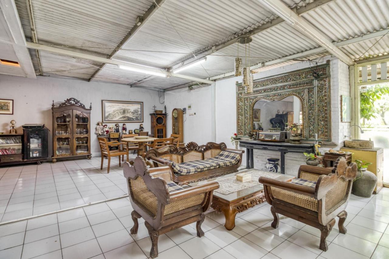 Reddoorz Hostel Near Adisucipto Airport Yogyakarta Kalasan Экстерьер фото