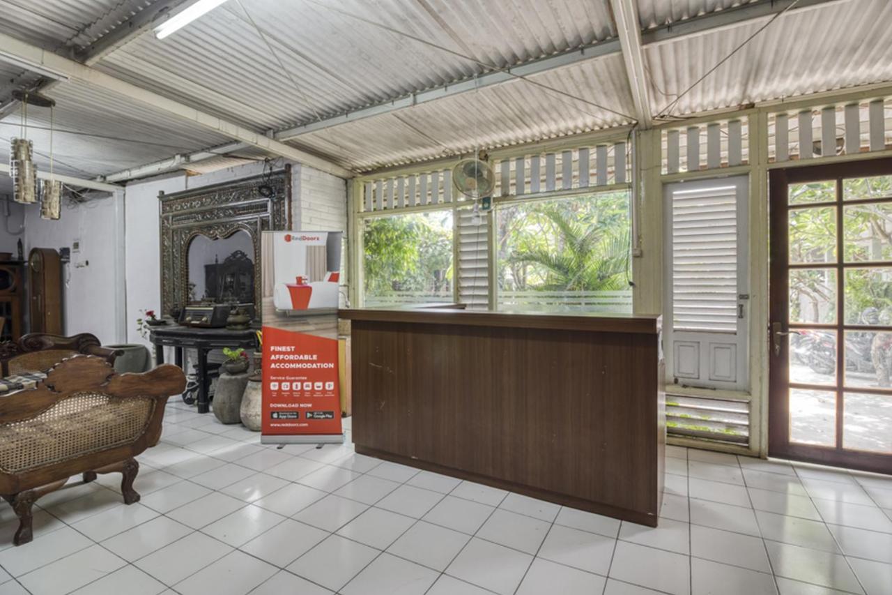 Reddoorz Hostel Near Adisucipto Airport Yogyakarta Kalasan Экстерьер фото